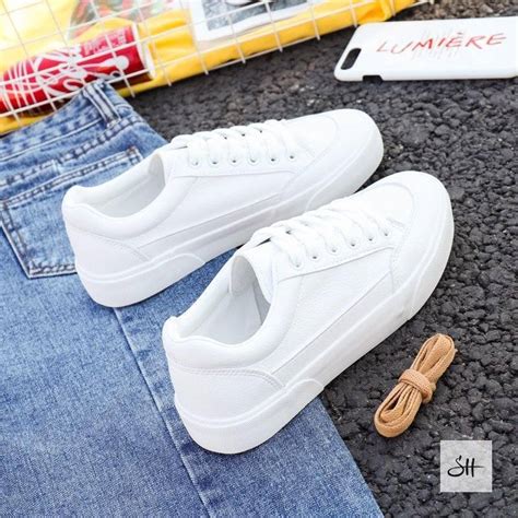 on trend white sneakers|comfortable white sneakers.